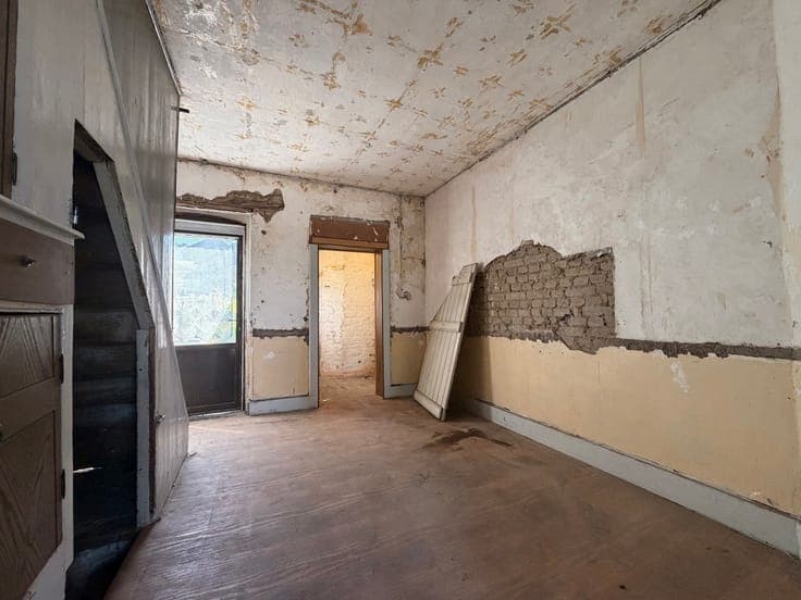 Idéal invest. : maison à rénover avec jardin à Stavelot