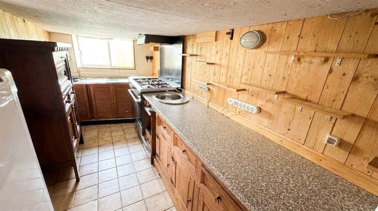 RENOVATION PROPERTY IN SCHENDELBEKE