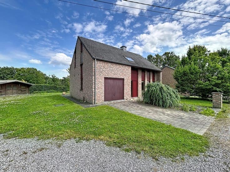 Detached house with garden in a sought-after residential are