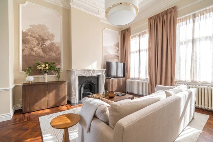 Marie-Louise Sq.: Magnificent 8-Bed. Manor House + Garden