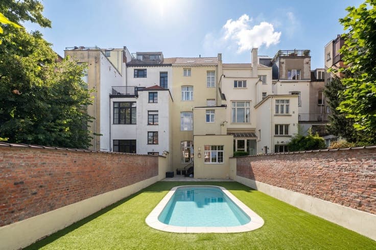 Marie-Louise Sq.: Magnificent 8-Bed. Manor House + Garden