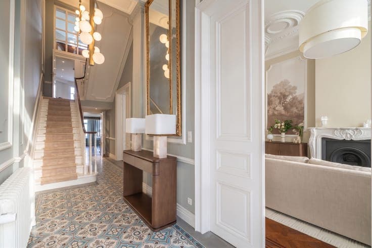Marie-Louise Sq.: Magnificent 8-Bed. Manor House + Garden
