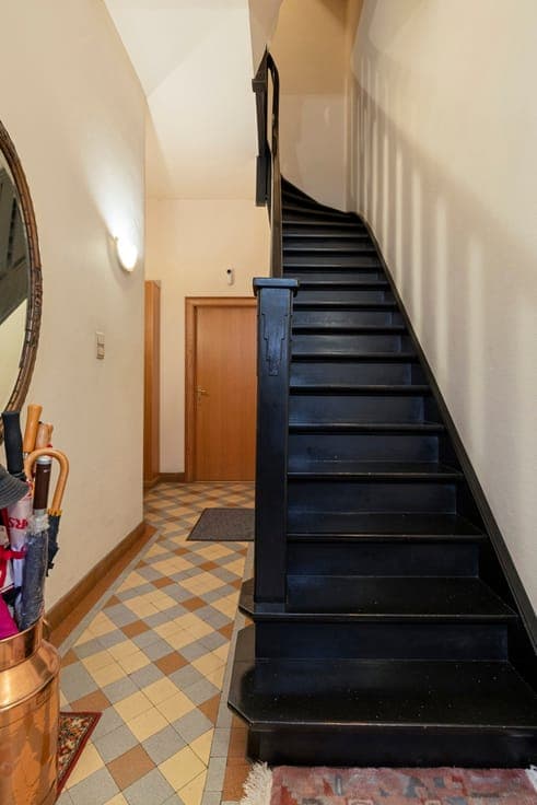 Spacious Townhouse with Garage in a Prime Location