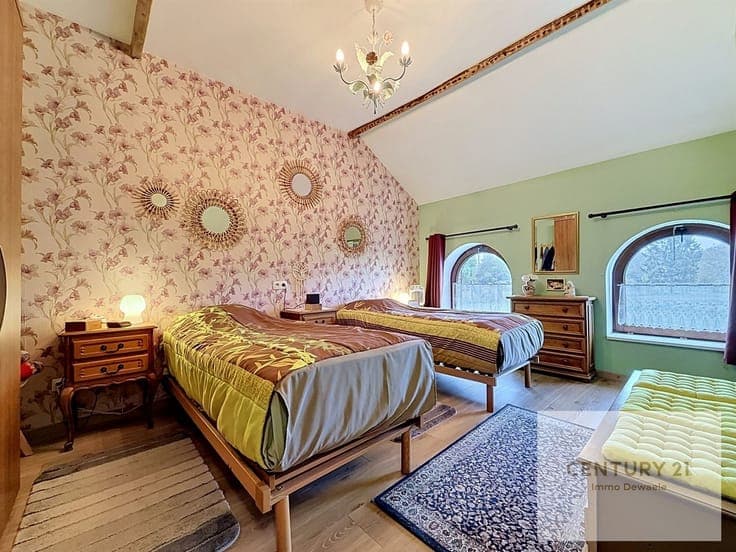 Charming 2-fronted house, completely renovated