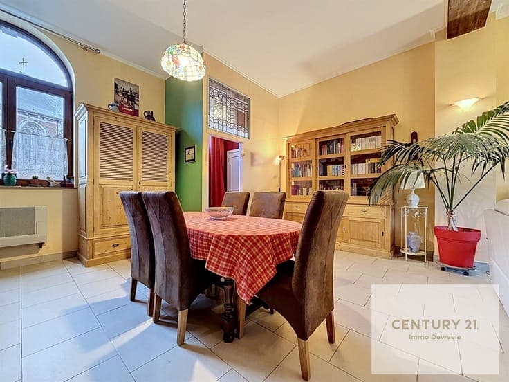 Charming 2-fronted house, completely renovated