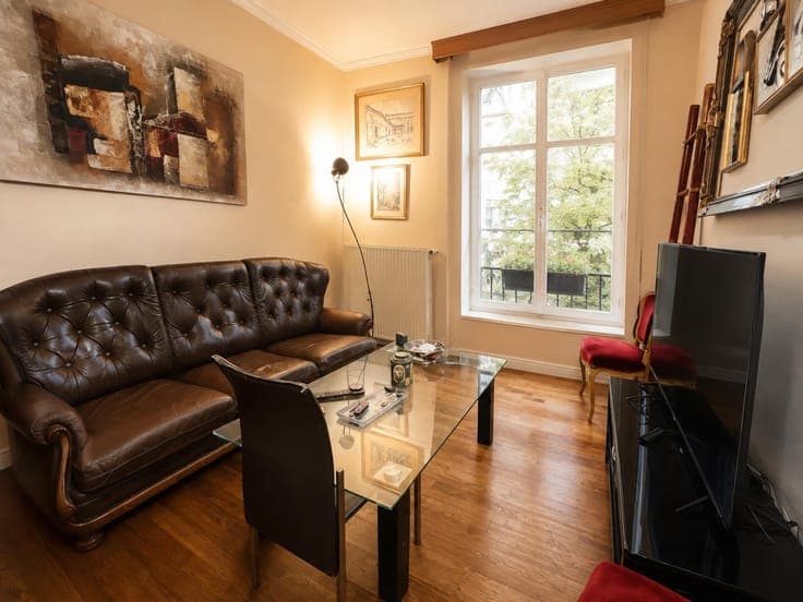 St-Gilles, investment property 6 units, 357 m², ± 8% gross