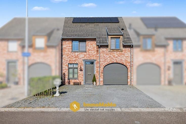 RECENTE WONING MET 4 SLAAPKAMERS TE KOOP IN WACHTEBEKE-LO...