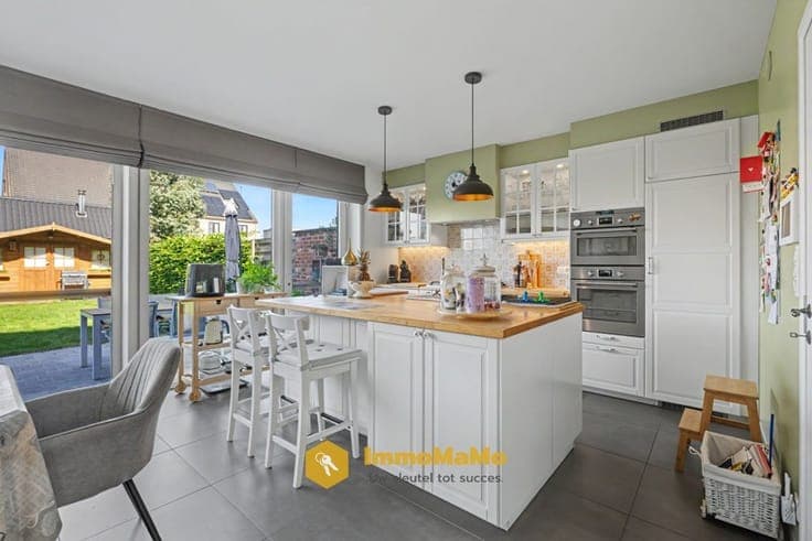 RECENTE WONING MET 4 SLAAPKAMERS TE KOOP IN WACHTEBEKE-LO...