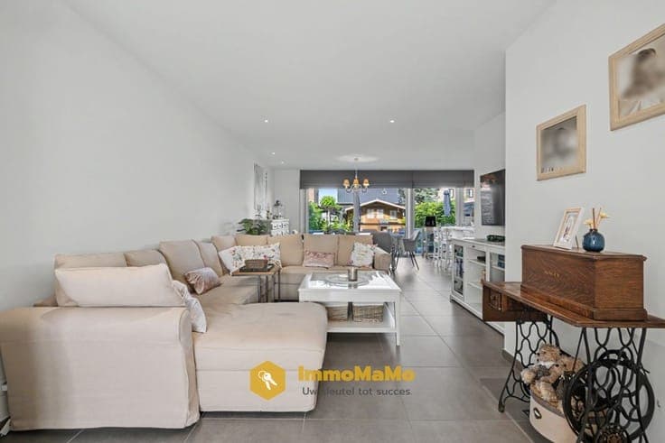 RECENTE WONING MET 4 SLAAPKAMERS TE KOOP IN WACHTEBEKE-LO...