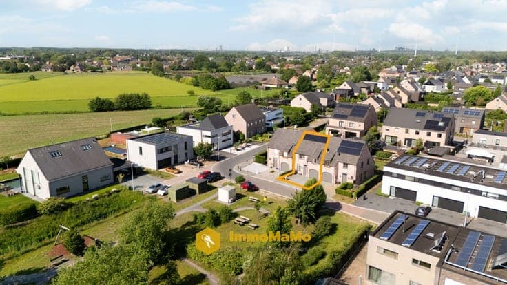 RECENTE WONING MET 4 SLAAPKAMERS TE KOOP IN WACHTEBEKE-LO...