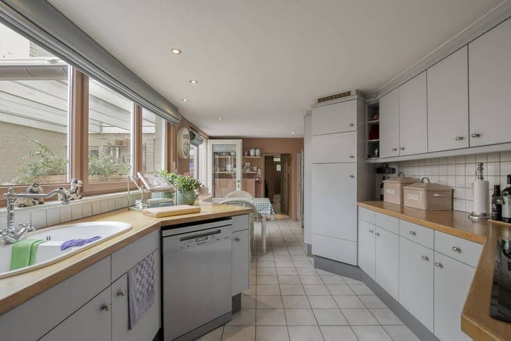 Charming house for sale in the center of Bachte-Maria-Leerne