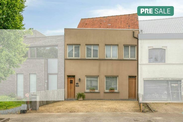 Charming house for sale in the center of Bachte-Maria-Leerne