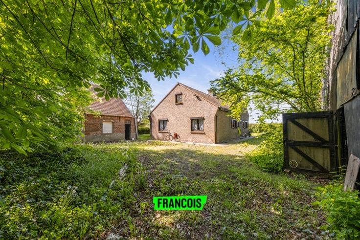 Farmhouse with living quarters on a large lot for sale in R…