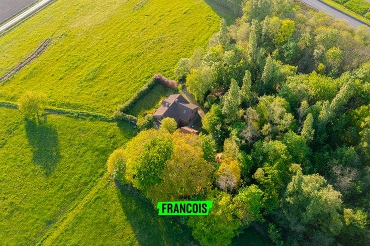 Farmhouse with living quarters on a large lot for sale in R…