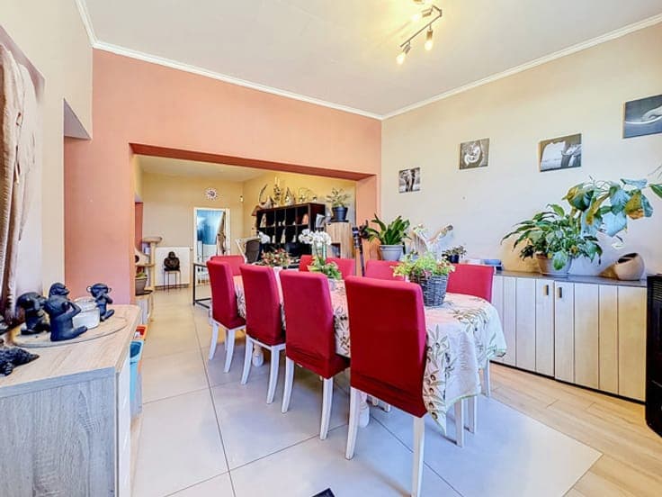 MAISON 6 CHAMBRES - ENORME POTENTIEL