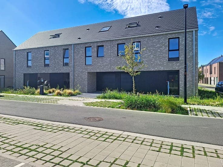Ruime woning met garage en inrichtbare zolder