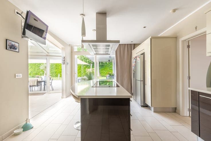 Elegance, space and light define this contemporary villa