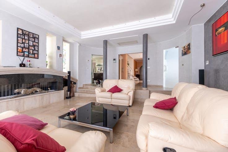 Elegance, space and light define this contemporary villa