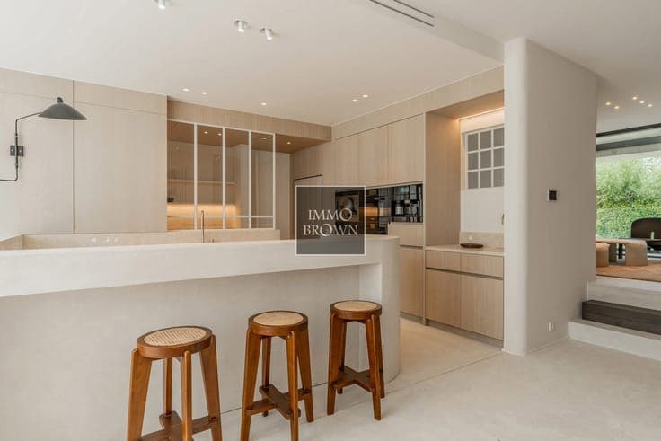 New-build house with pool and modern interior in Oostkerke