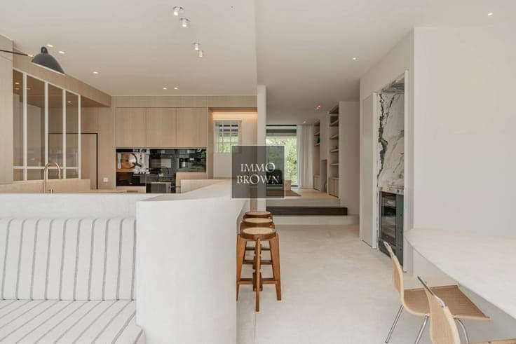 New-build house with pool and modern interior in Oostkerke