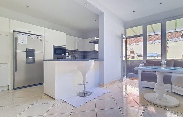 Renovated 4-bedroom house with a terrace and garden