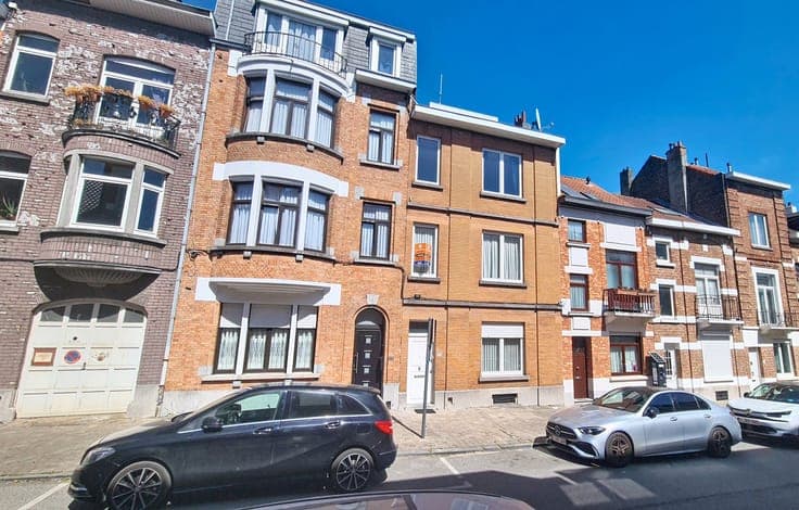 Renovated 4-bedroom house with a terrace and garden