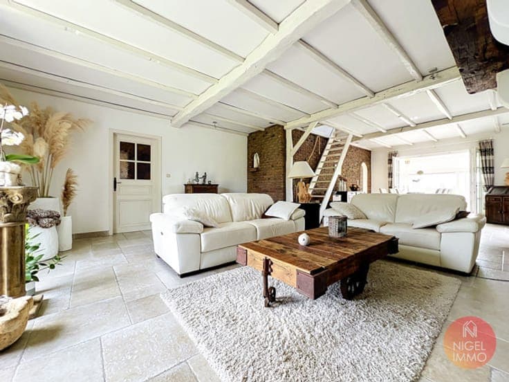 Superbe bungalow, 4 chambres, caves, garage, jardin, PEB D.