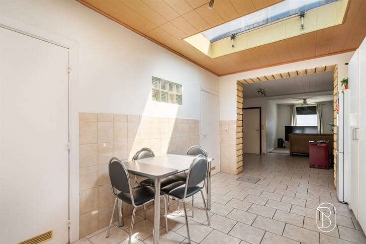 Move-in-ready home with 3 bedrooms, an office, and a garden