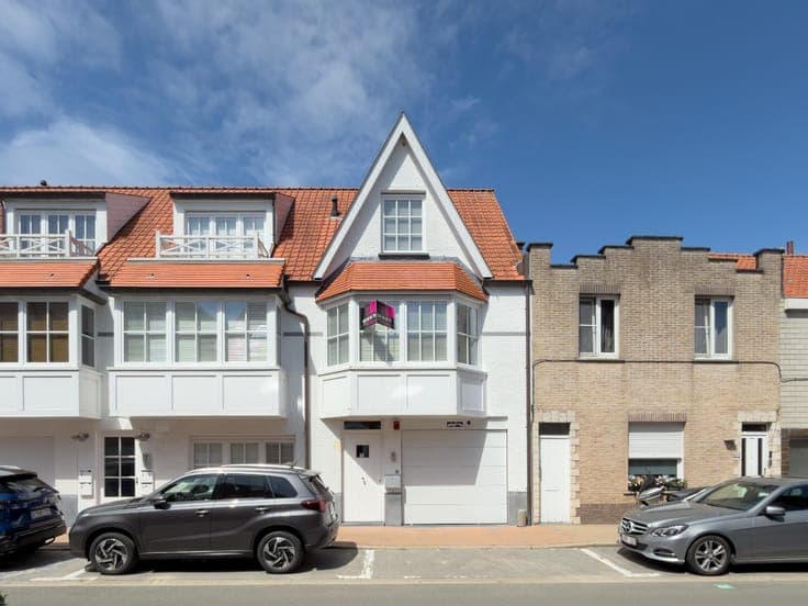 Moderne en instapklare ruime Bel etage woning met 4 slaap...