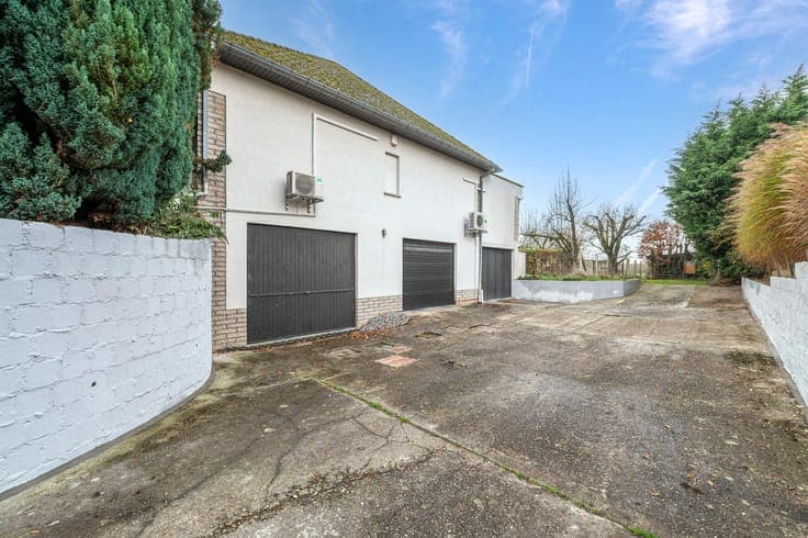 Villa with 4 to 5 bedrooms in Geer