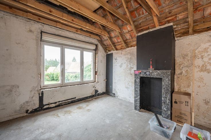Te renoveren halfopen woning met zuidgerichte tuin op een...