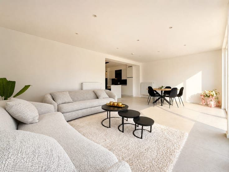 For sale, very spacious, renovated house with garage in O...