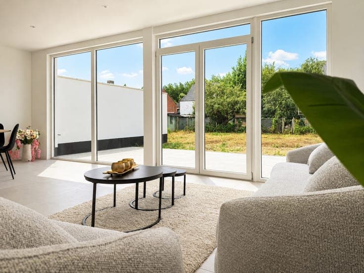 For sale, very spacious, renovated house with garage in O...