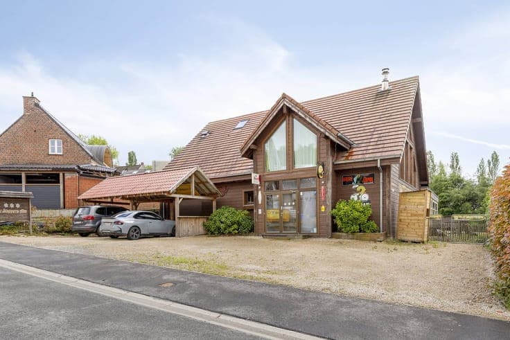 Charming house with guest house for sale in Brakel