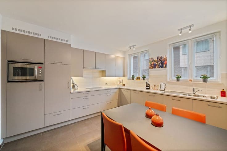 REFINED SPACIOUS city house (187m² living area) with GARDEN