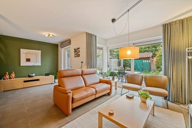 REFINED SPACIOUS city house (187m² living area) with GARDEN