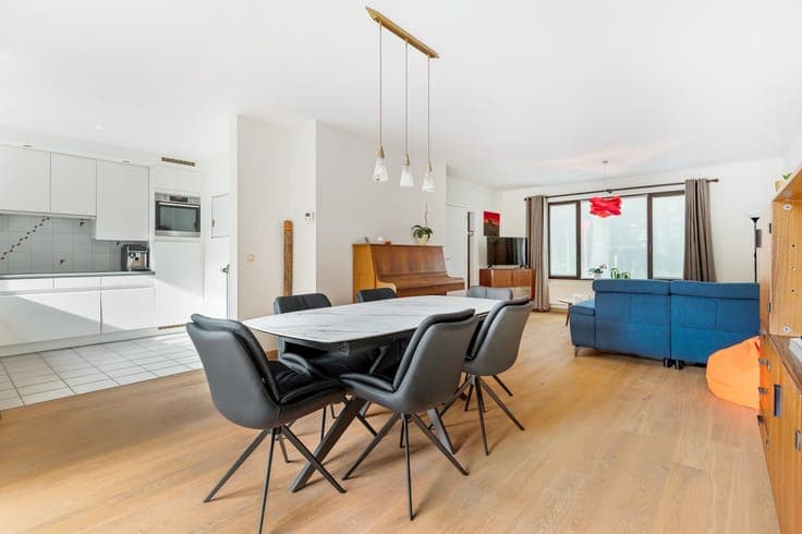 Energiezuinige halfopen woning met 4 slaapkamers en zuidg...