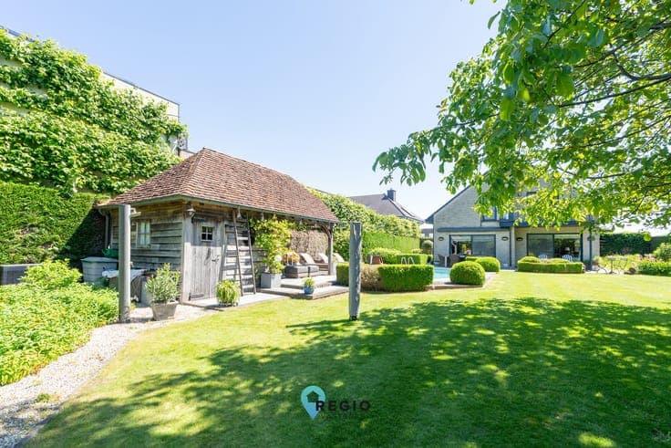 Tijdloze villa met zwembad en poolhouse op toplocatie nab...