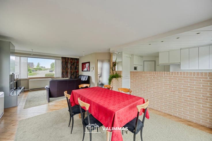 Rustig & residentieel gelegen villa met garage en mooie tuin