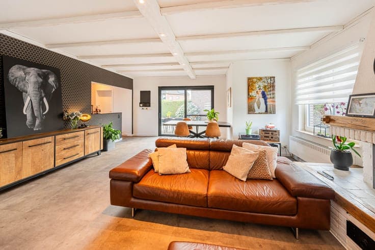 Spacious 3-bedroom bungalow with sunny garden