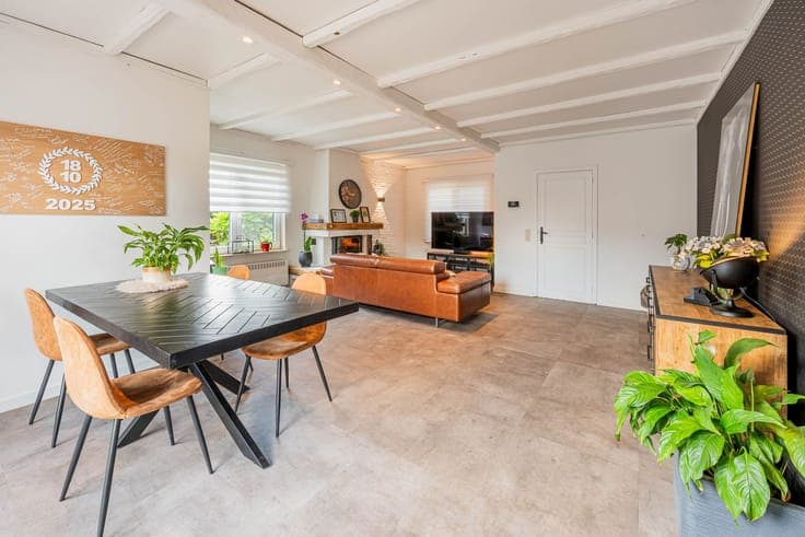 Spacious 3-bedroom bungalow with sunny garden