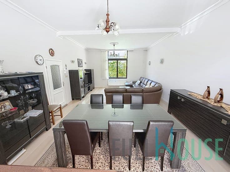 Investment property + rear house