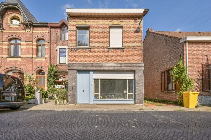 Woning met 3 slaapkamers en polyvalente voorruimte.