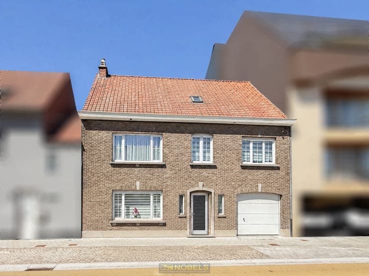 Te koop, instapklare, ruime woning met garage en tuin in ...