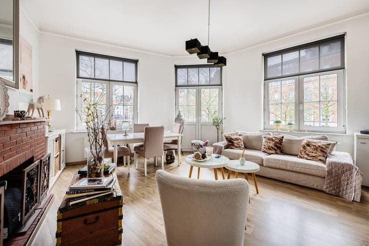 Schaerbeek – Corner building Place Dailly, 388 m², 4.8%