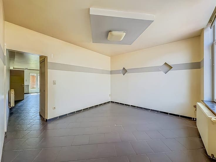 JOLIE MAISON 2F AVEC GRANDE ET AGREABLE PARCELLE DE JARDIN