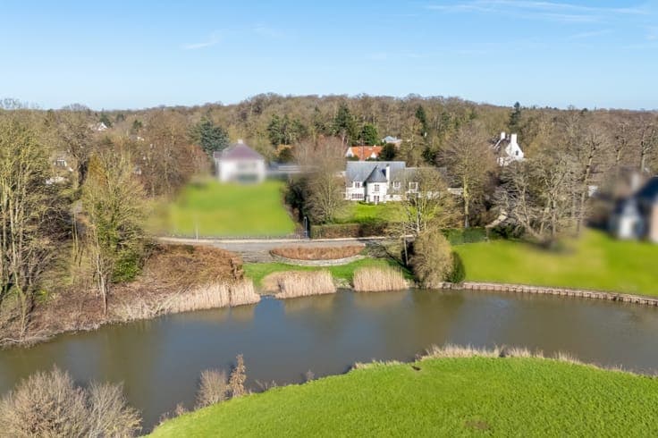 Exclusieve villa in het Leiepark met zicht op de Leie en ...