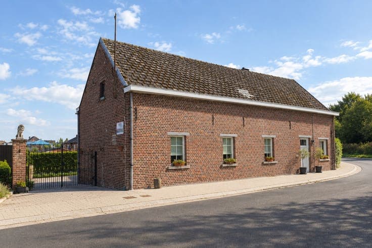 Instapklare woning met tuin in landelijk kader