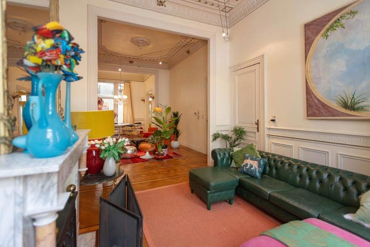 Spacious and luxurious neoclassical townhouse with double...