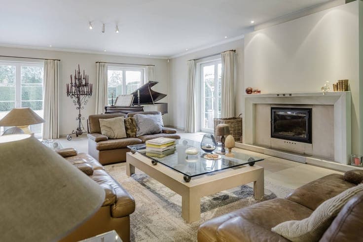 Timeless villa with 5 bedrooms and swimming pool for sale in